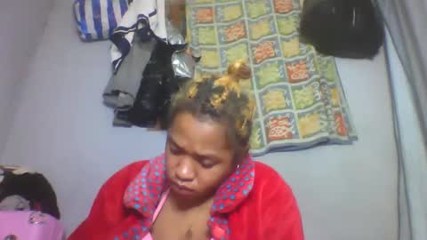 nosminah01 online show from 09/13/25, 12:43