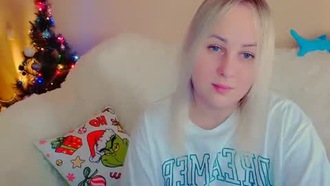 hi glad to chat online show from 12/23/24, 06:00