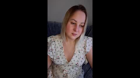 hi glad to chat online show from 10/14/25, 09:21