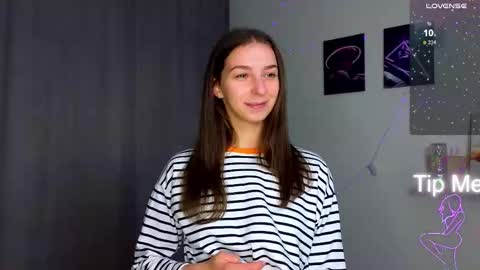 Snapshot of not_yourtoy chatting on 10/01/25, 02:12 Hello My name is Helene NTMU Finger up if u like what u see online show from 10/01/25, 02:12