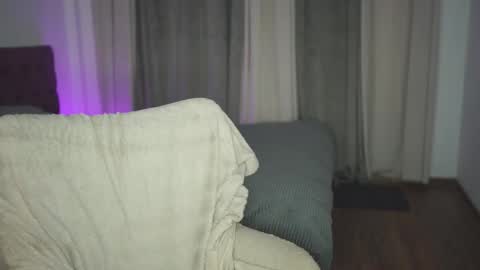 Tina online show from 09/10/25, 06:19