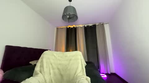 Tina online show from 10/03/25, 07:22