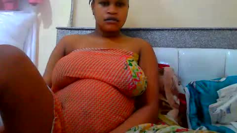 Snapshot of notoy1 chatting on 06/09/26, 02:01 notoy1 online show from 06/09/26, 02:01