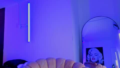 Nova Salvatore online show from 03/18/26, 01:31