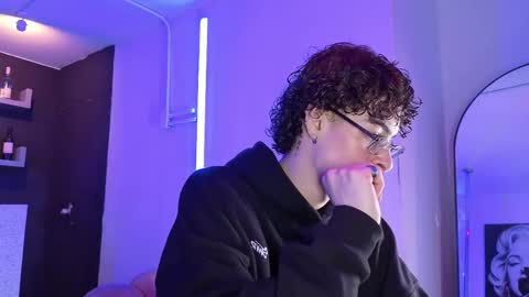 Nova Salvatore online show from 04/05/26, 01:47