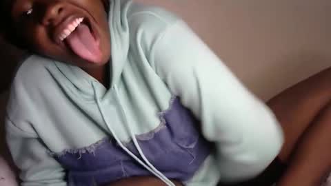 novaah online show from 03/24/26, 02:05