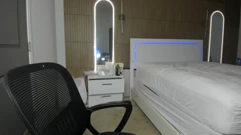 Nova online show from 10/31/25, 04:13