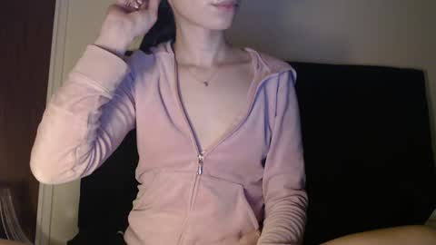 Snapshot of novafrey chatting on 01/13/25, 03:23 Olivia online show from 01/13/25, 03:23
