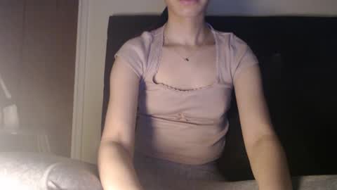 Snapshot of novafrey chatting on 01/22/25, 01:31 Olivia online show from 01/22/25, 01:31