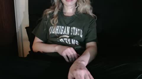 Olivia online show from 12/23/25, 07:28