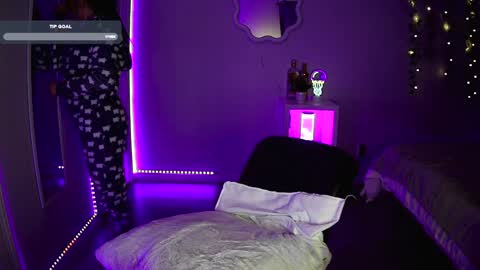 novahh_syxxx online show from 01/18/25, 11:43