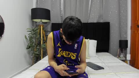 Snapshot of novaybrian chatting on 01/05/25, 04:58 NovayBrian online show from 01/05/25, 04:58