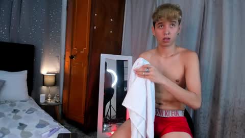 Snapshot of novaybrian chatting on 02/15/25, 05:09 NovayBrian online show from 02/15/25, 05:09