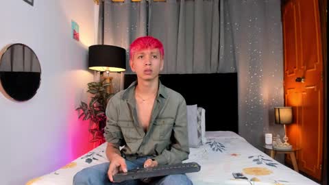 Snapshot of novaybrian chatting on 03/10/25, 04:49 NovayBrian online show from 03/10/25, 04:49