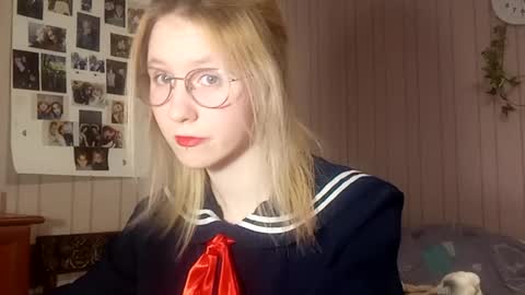 Snapshot of novellahartig chatting on 02/12/26, 02:12 Sari It is my first day online show from 02/12/26, 02:12