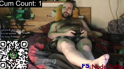 Snapshot of nudechiller chatting on 12/15/24, 12:17 Vinz... online show from 12/15/24, 12:17