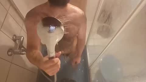 Snapshot of nudechiller chatting on 10/08/25, 08:06 Vinz... online show from 10/08/25, 08:06