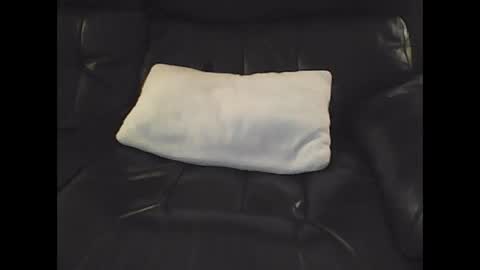 Snapshot of nudestud887 chatting on 01/13/25, 04:39 nudestud887 online show from 01/13/25, 04:39