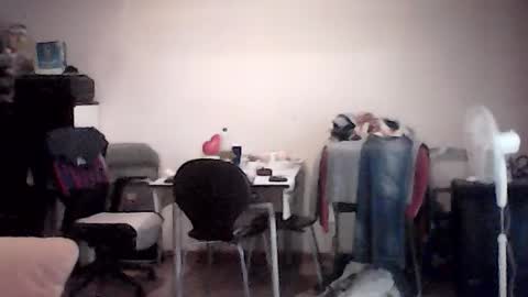 Snapshot of nudista79 chatting on 06/19/26, 06:45 nudista online show from 06/19/26, 06:45