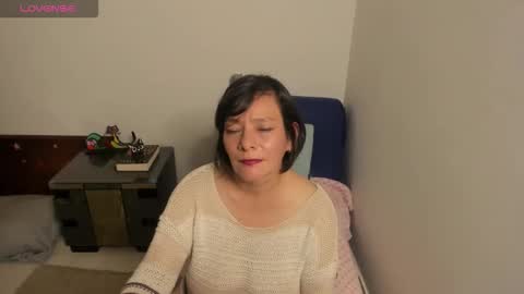 nuit_rose online show from 09/17/25, 01:51