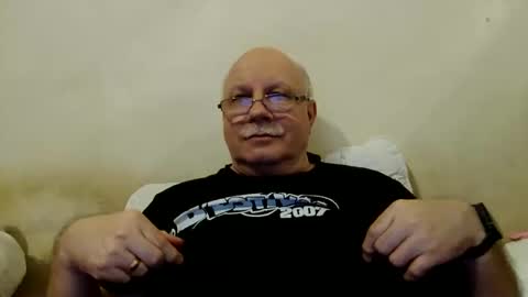 nukiss online show from 12/10/24, 09:00