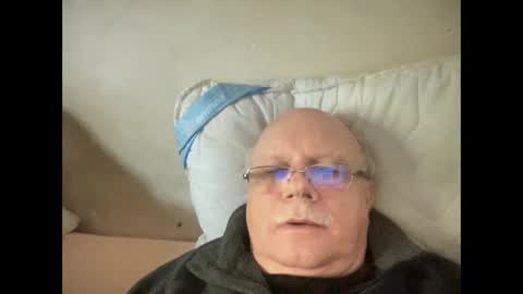 nukiss online show from 10/22/25, 09:42