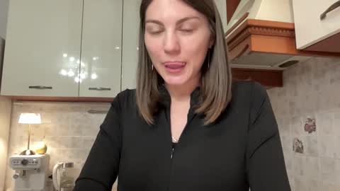 Ema online show from 09/08/25, 04:28