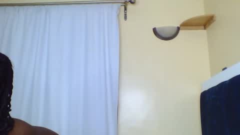 Snapshot of nutgal_ chatting on 10/26/25, 06:25 nutgal online show from 10/26/25, 06:25