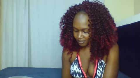 Snapshot of nutgal_ chatting on 11/17/25, 04:57 nutgal online show from 11/17/25, 04:57