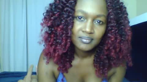 Snapshot of nutgal_ chatting on 11/23/25, 04:29 nutgal online show from 11/23/25, 04:29