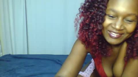 Snapshot of nutgal_ chatting on 11/25/25, 01:16 nutgal online show from 11/25/25, 01:16