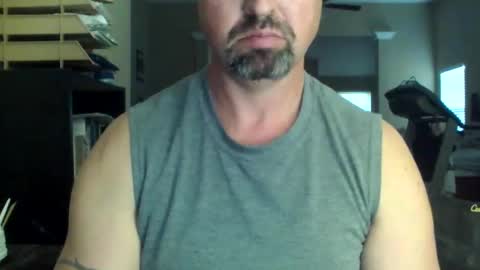 nvrenuff1979 online show from 11/05/25, 12:38