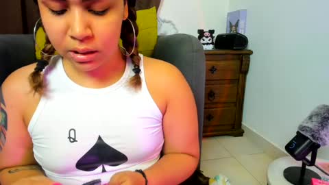 Nia online show from 08/04/26, 12:47