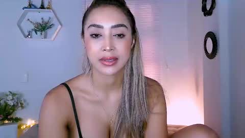 Nycole online show from 02/05/25, 02:26