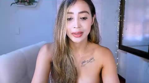 Nycole online show from 10/05/25, 06:06