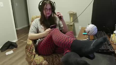 Snapshot of nyctophilic chatting on 11/24/25, 04:45 Nyctophilic online show from 11/24/25, 04:45