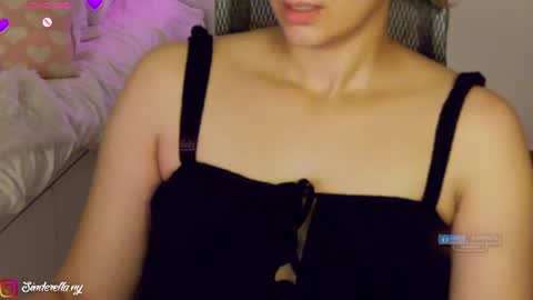 Snapshot of nylaahhh chatting on 06/10/26, 01:17 Nylaah online show from 06/10/26, 01:17