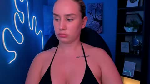 Snapshot of nymiraa chatting on 06/11/26, 12:32 Mira online show from 06/11/26, 12:32