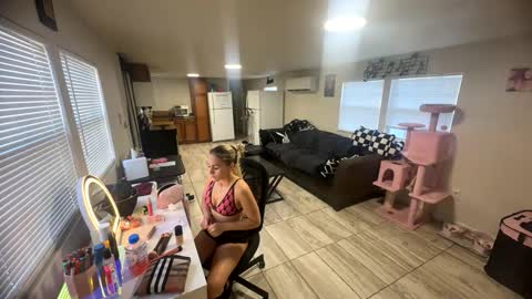 nymphomaticbaby online show from 11/05/25, 10:21