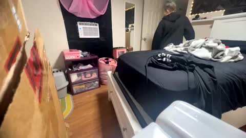 nymphomaticbaby online show from 12/03/25, 01:35