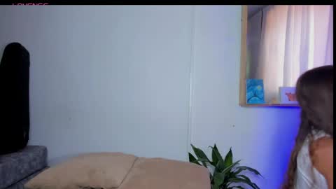 Laura nyu online show from 05/27/26, 07:00