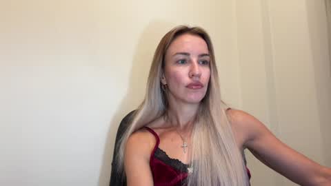 Snapshot of nyxelia_ chatting on 07/08/26, 07:02 Anastasia online show from 07/08/26, 07:02