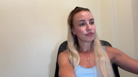 Snapshot of nyxelia_ chatting on 07/14/26, 10:21 Anastasia online show from 07/14/26, 10:21
