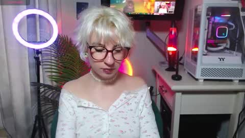 Moonlight online show from 10/14/25, 09:32