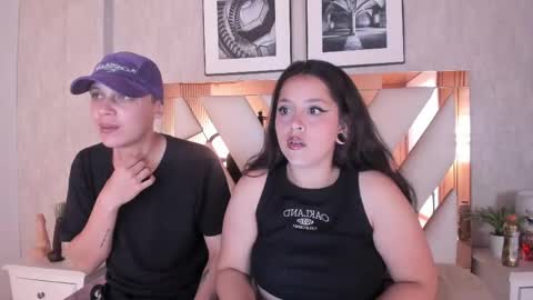 Sara Help me reach 1000 followers online show from 05/15/26, 02:57