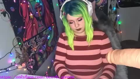 occvlt qveen online show from 02/06/25, 12:11