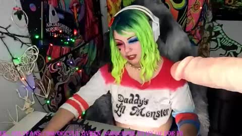 occvlt qveen online show from 10/14/25, 11:05