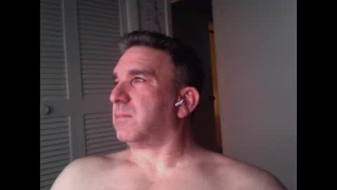 Snapshot of oceanmanx chatting on 02/08/26, 04:16 Ocean online show from 02/08/26, 04:16