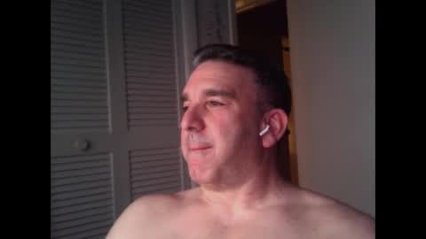 Snapshot of oceanmanx chatting on 02/11/26, 12:04 Ocean online show from 02/11/26, 12:04