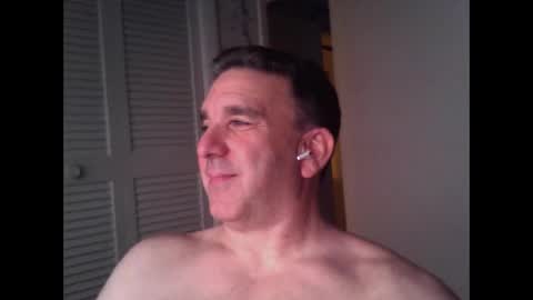 Snapshot of oceanmanx chatting on 02/18/26, 12:28 Ocean online show from 02/18/26, 12:28